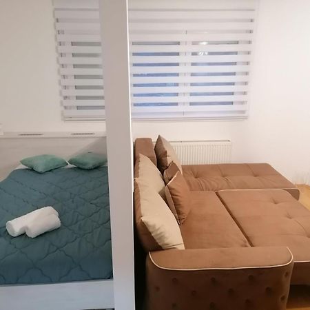 Emili Apartman Jagodina Rum bild