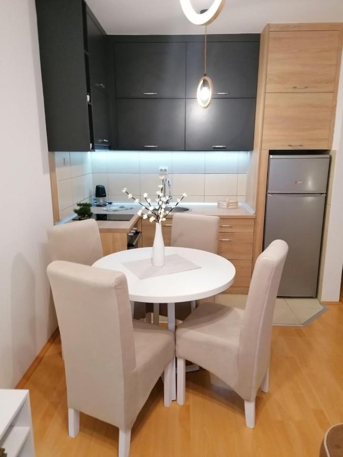 Emili Apartman Jagodina Exteriör bild