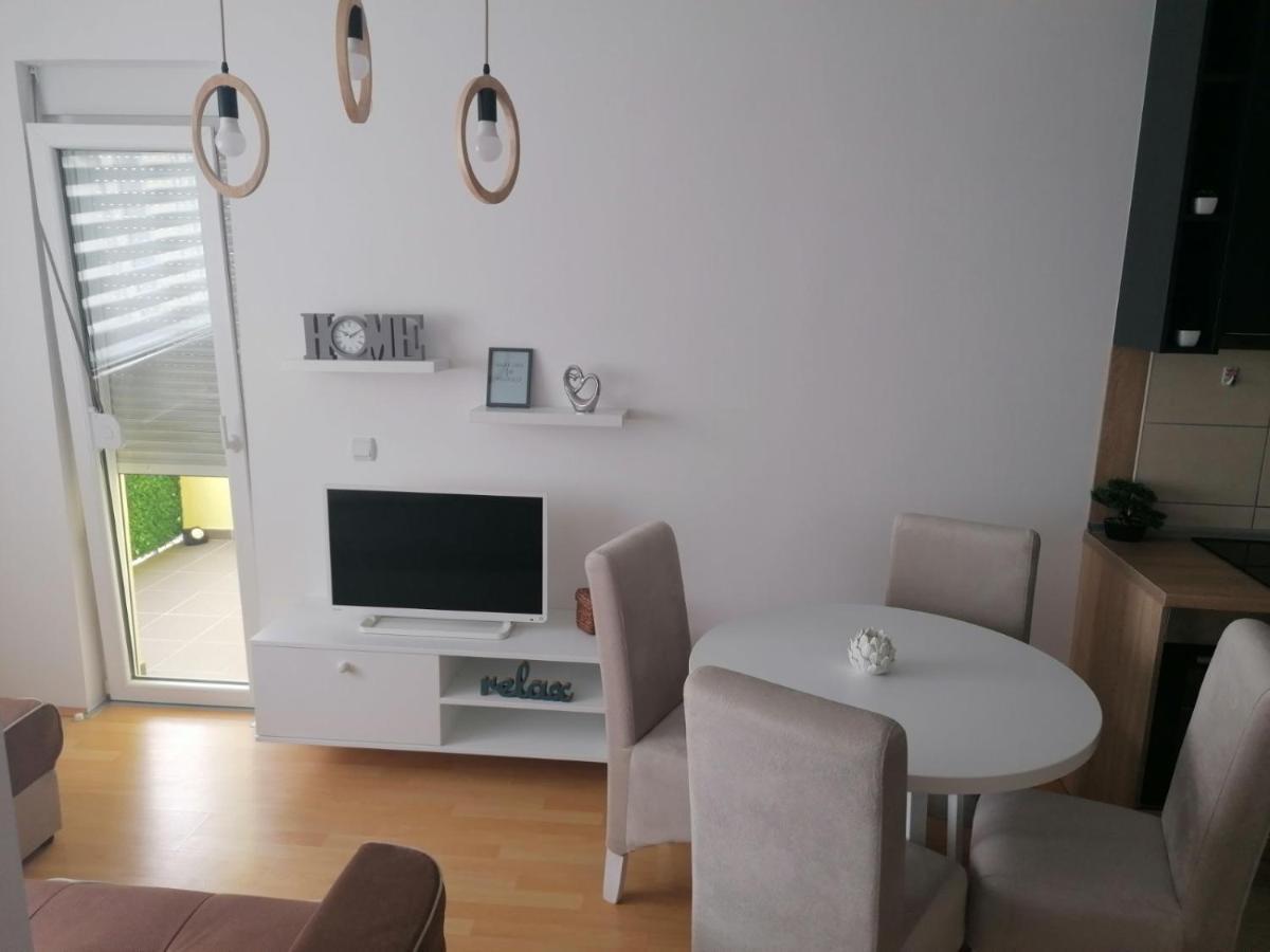 Emili Apartman Jagodina Exteriör bild