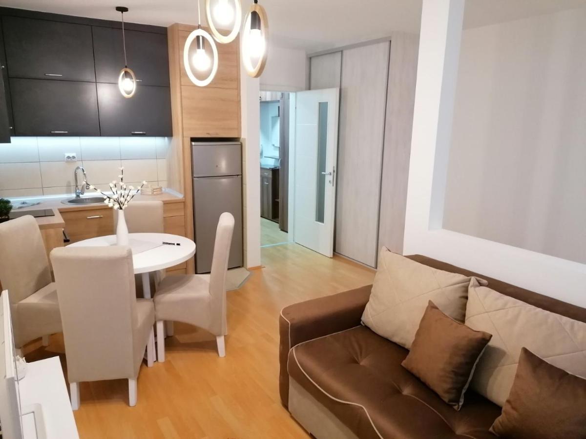Emili Apartman Jagodina Exteriör bild