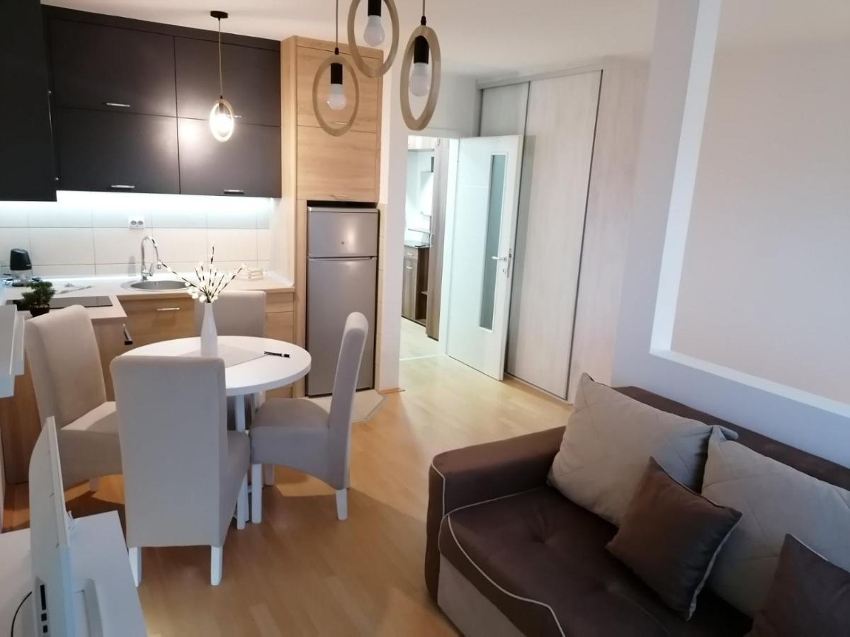 Emili Apartman Jagodina Exteriör bild